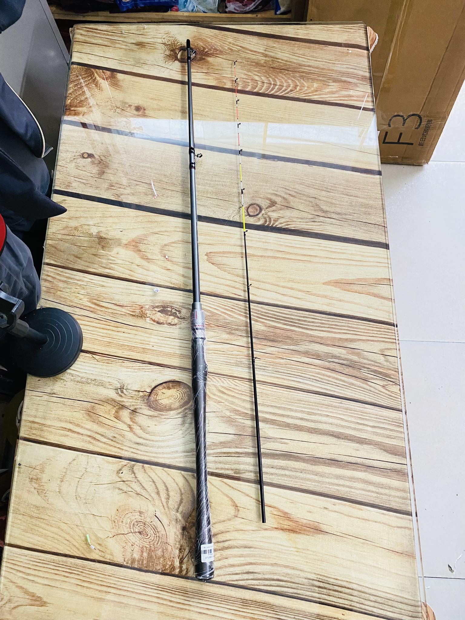Cần ikada câu bè, câu thuyền dài 1m8 ngọn 0.8mm gửi màu ngẫu nhiên