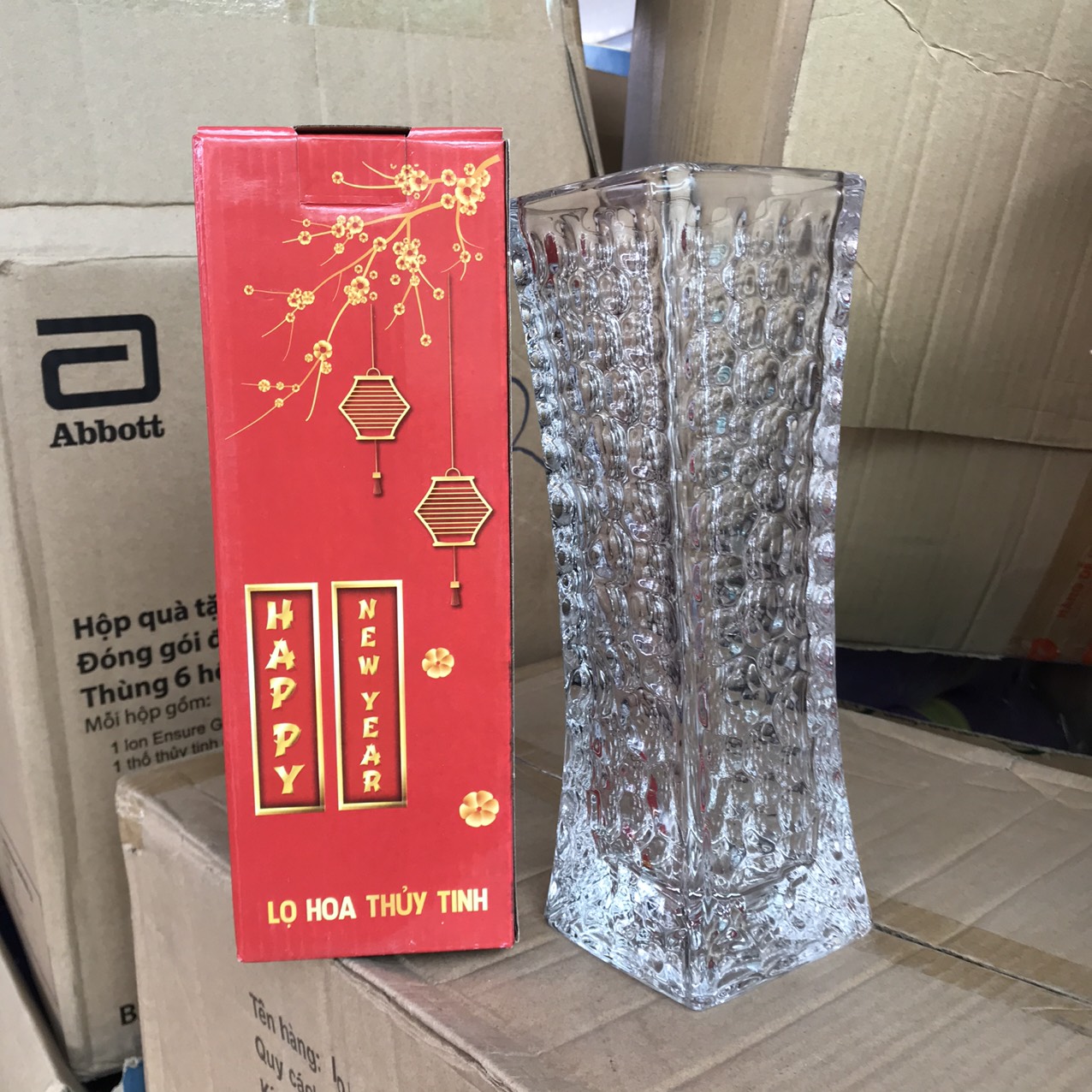BÌNH HOA THỦY TINH HOA VĂN 15 CM VUÔNG