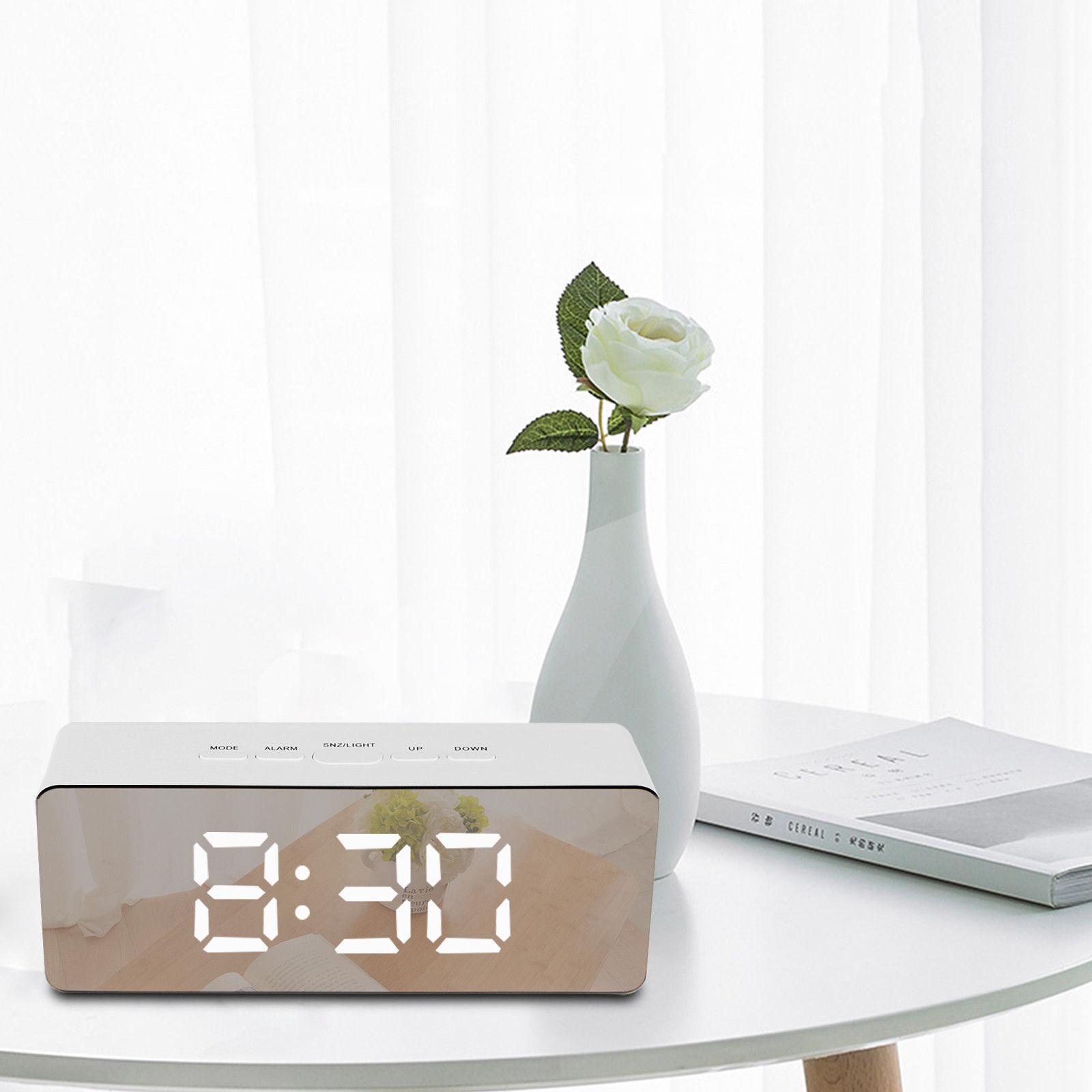 Đồng hồ báo thức đèn LED kỹ thuật số kiểu to có màn hình hiển thị có thể dùng làm gương trang điểm bán chạy