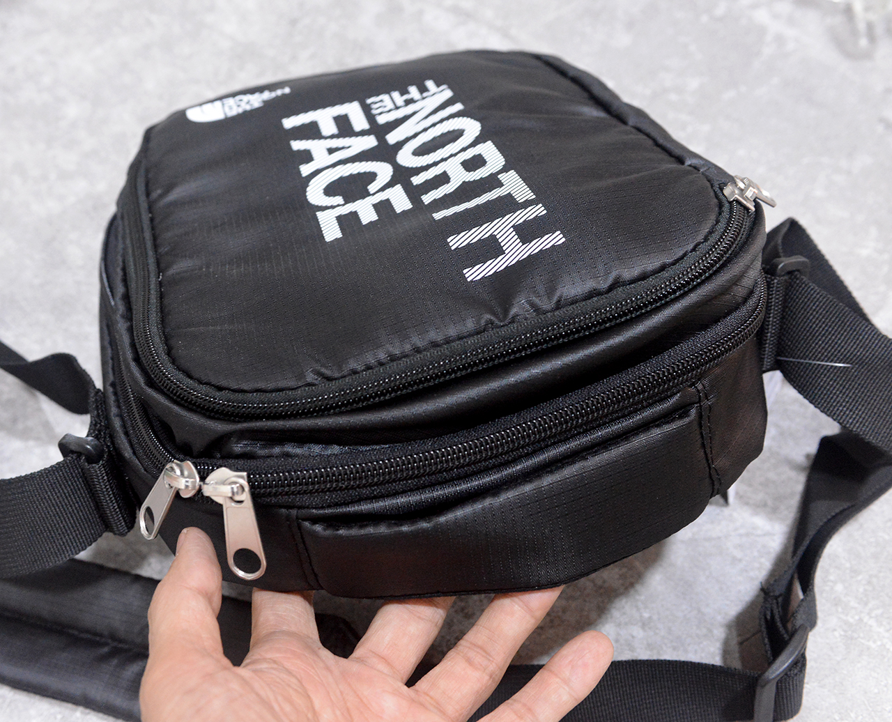 Túi đeo chéo để iPad TNF Sling Bag 2018
