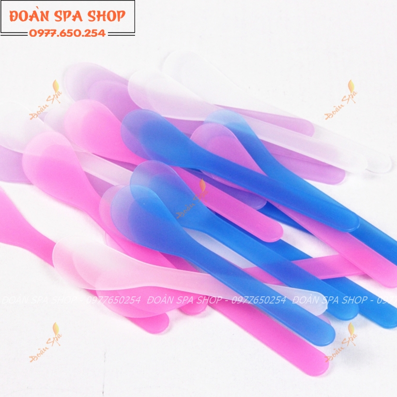Thìa nhựa đắp mặt nạ dùng trong spa