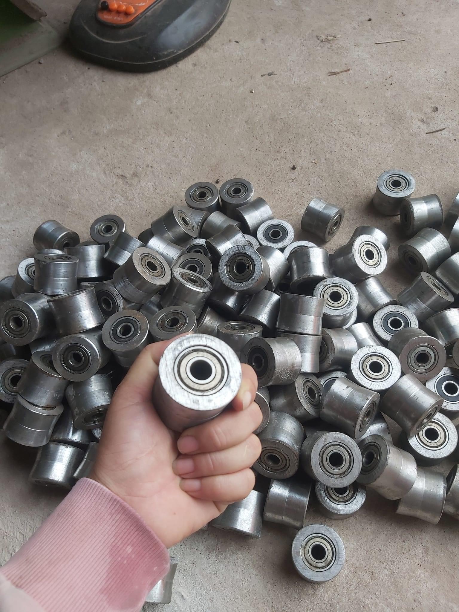 con lăn thép máy duỗi ( Ru lô máy duỗi 1 bộ 8 con)