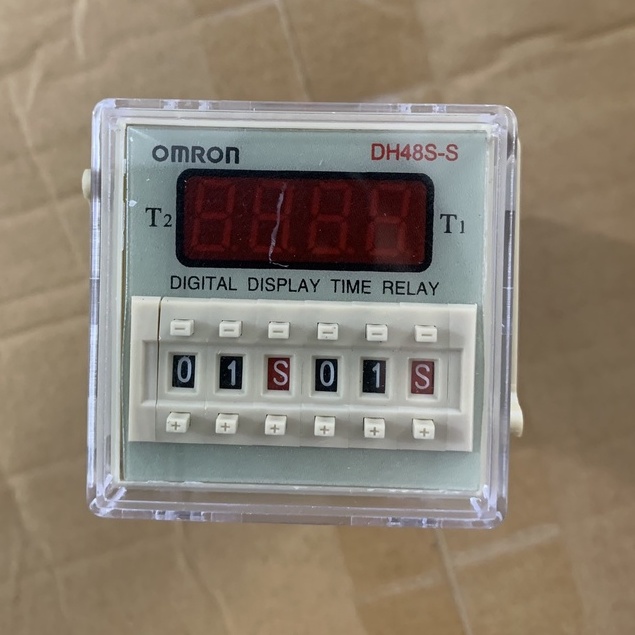 Rơle thời gian dh48s-s mặt đỏ 220v kèm đế.