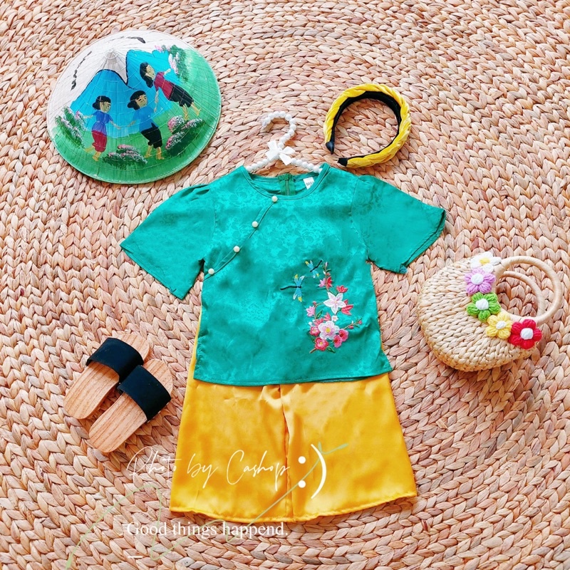 Set bà ba thêu hoa đào cho bé gái