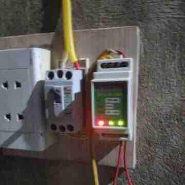 Rơ le an toàn cho phao điện (chuyền nguồn phao thành 12V an toàn) SRF-111M