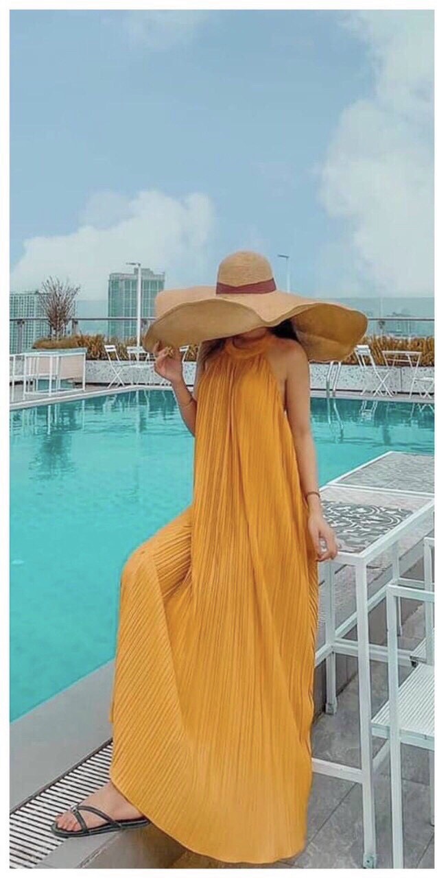 Đầm suông xếp ly cổ yếm + ảnh thât