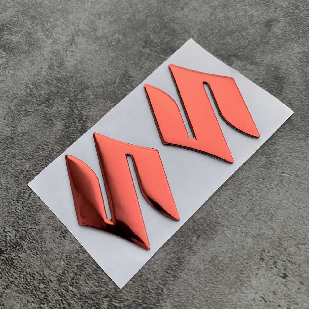 Bộ 2 logo SUZUKI 3D Nổi màu bạc, vàng, đỏ