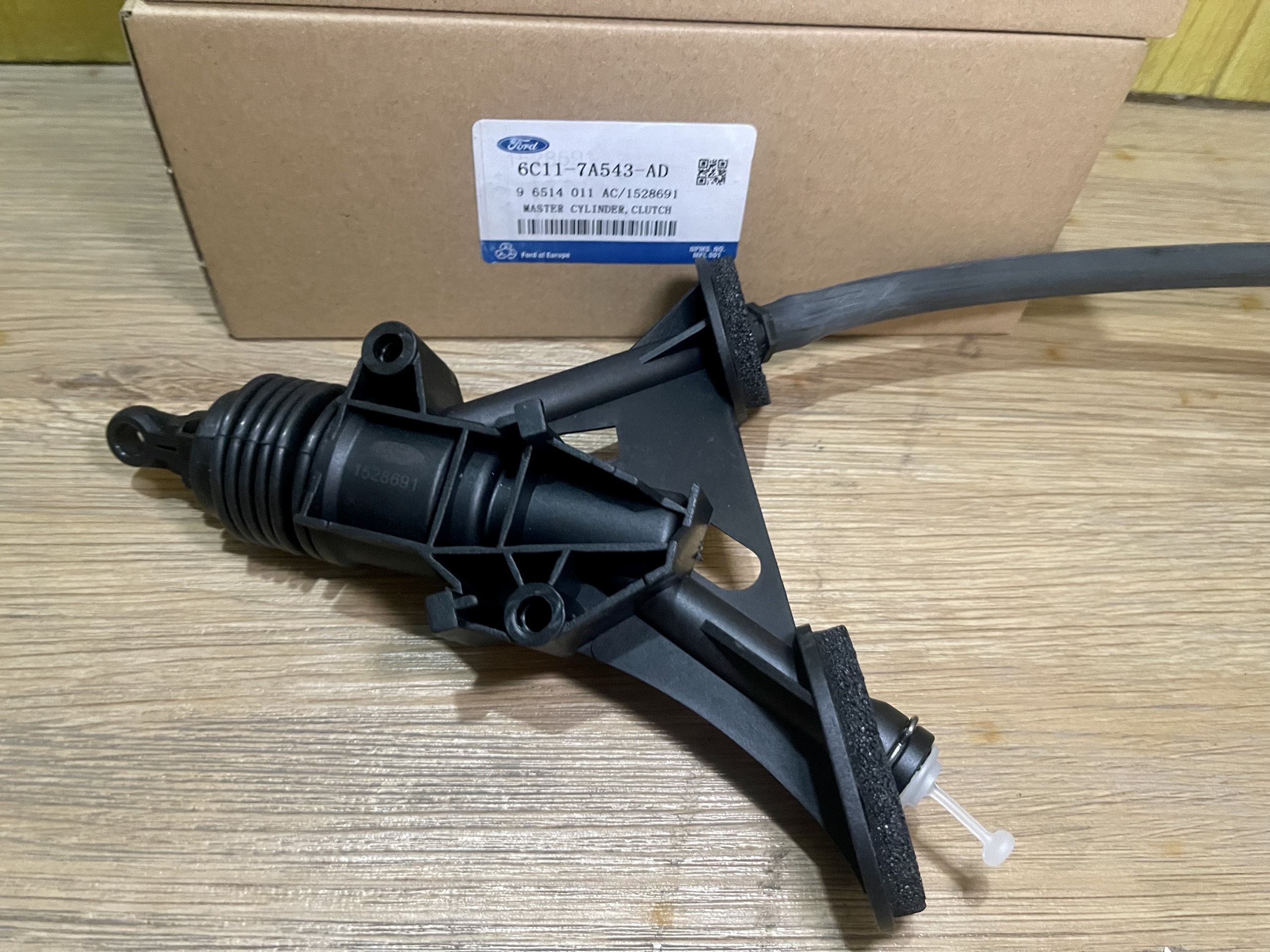 HEO TỔNG CÔN TRÊN FORD TRANSIT 2008- NAY