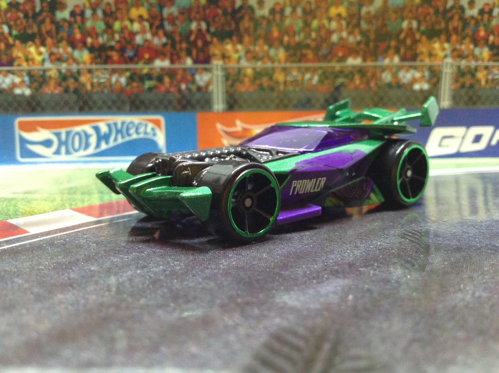Mô Hình Xe Hotwheels Spiderman Home Comming