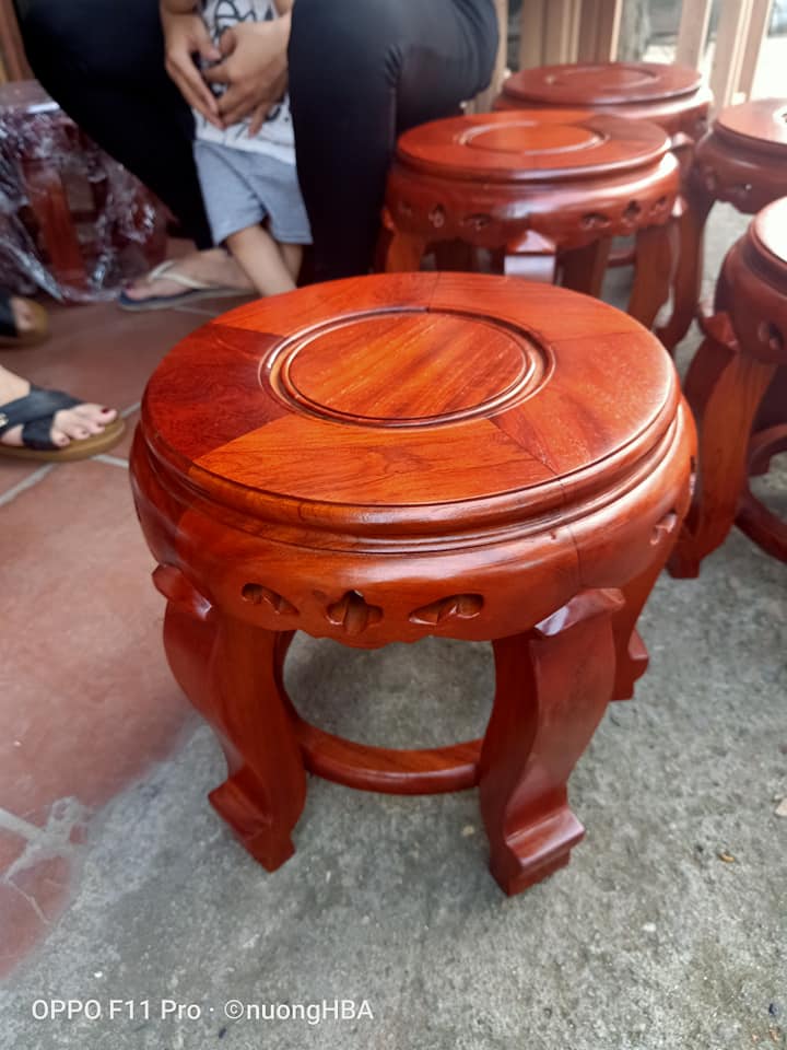 Kỷ tròn gỗ hương (cao 30cm, mặt 30cm)