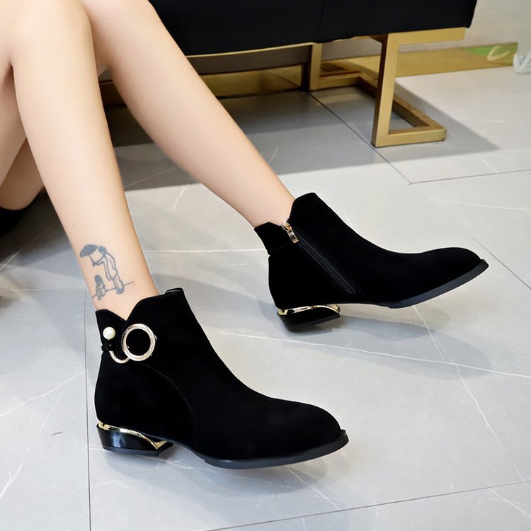 Giày boot nữ da lộn cá tính màu đen B165