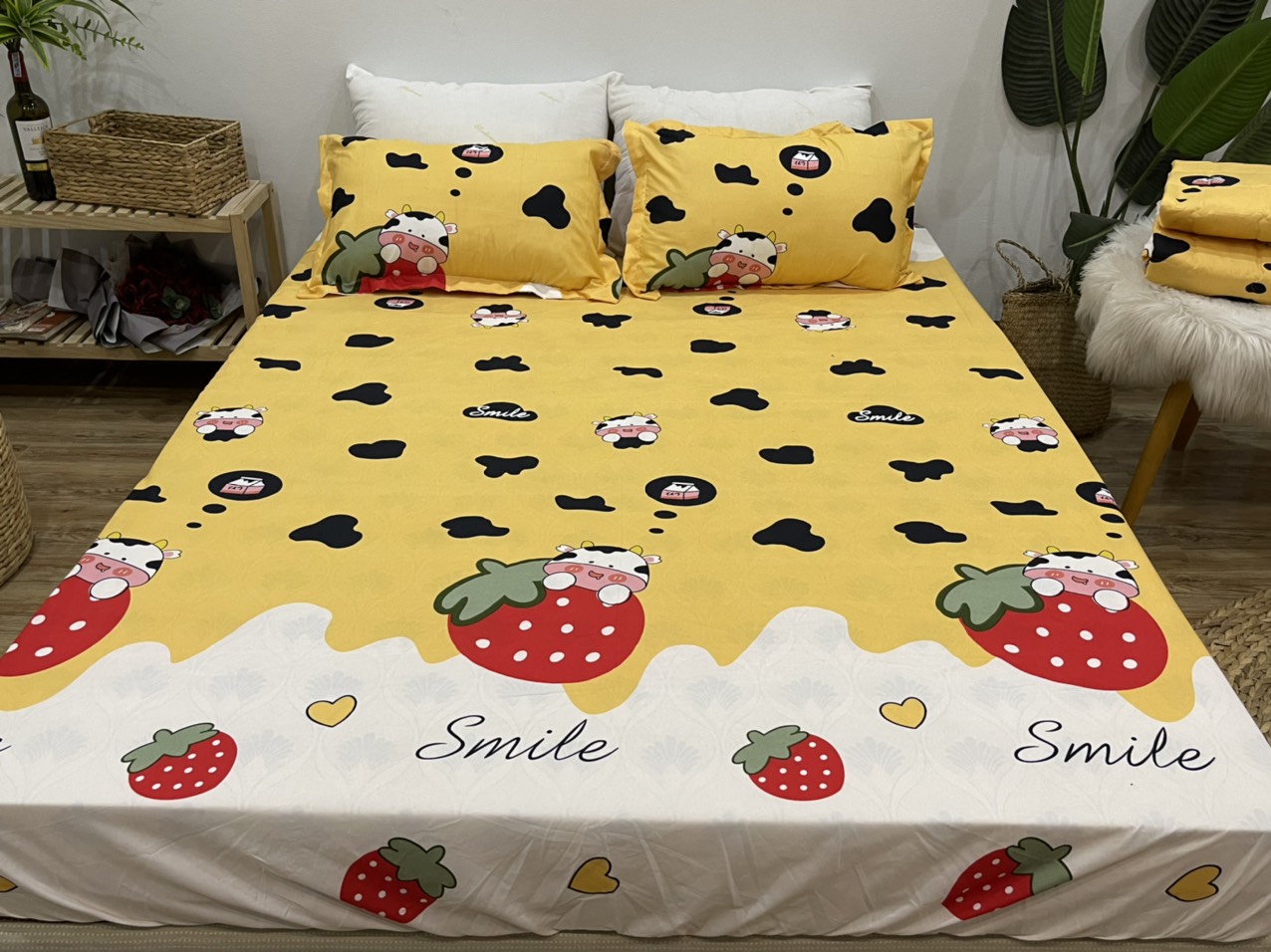 Set Ga Gối Mẫu Bò Sữa Dâu Vàng CHM45