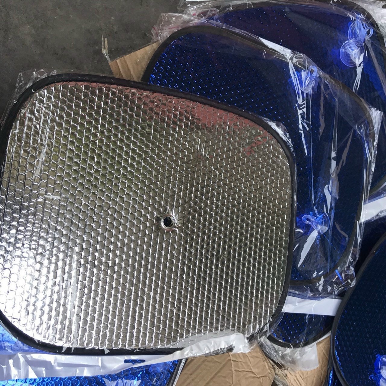 Bộ 2 tấm chắn kính xe ô tô - tấm chắn nắng xe hơi