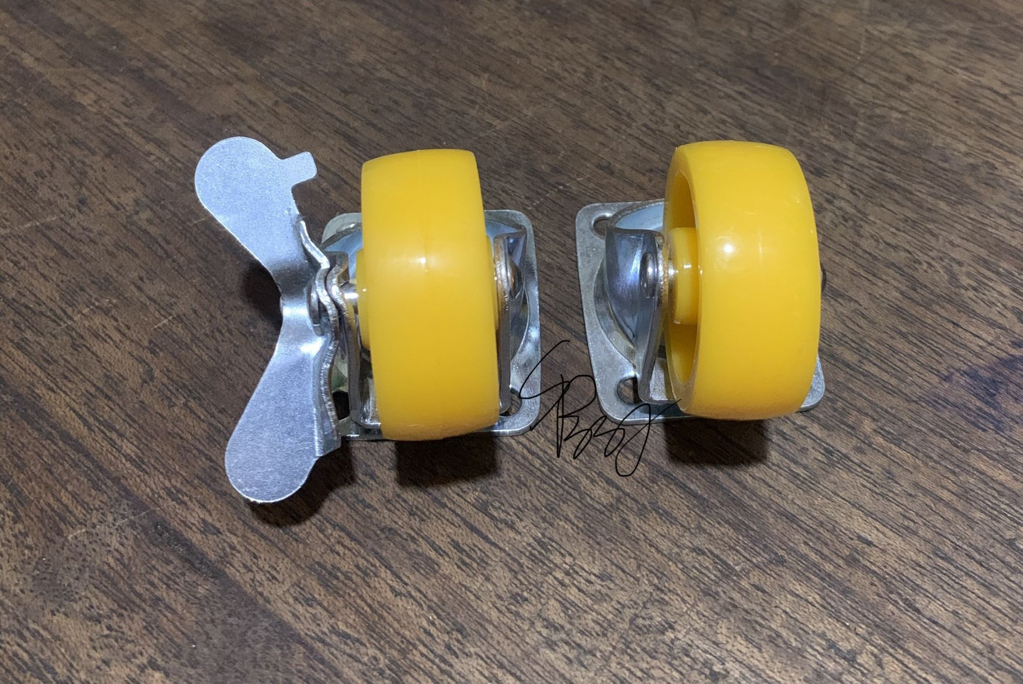 [HCM]Compo 2 cái Bánh xe tủ nhôm