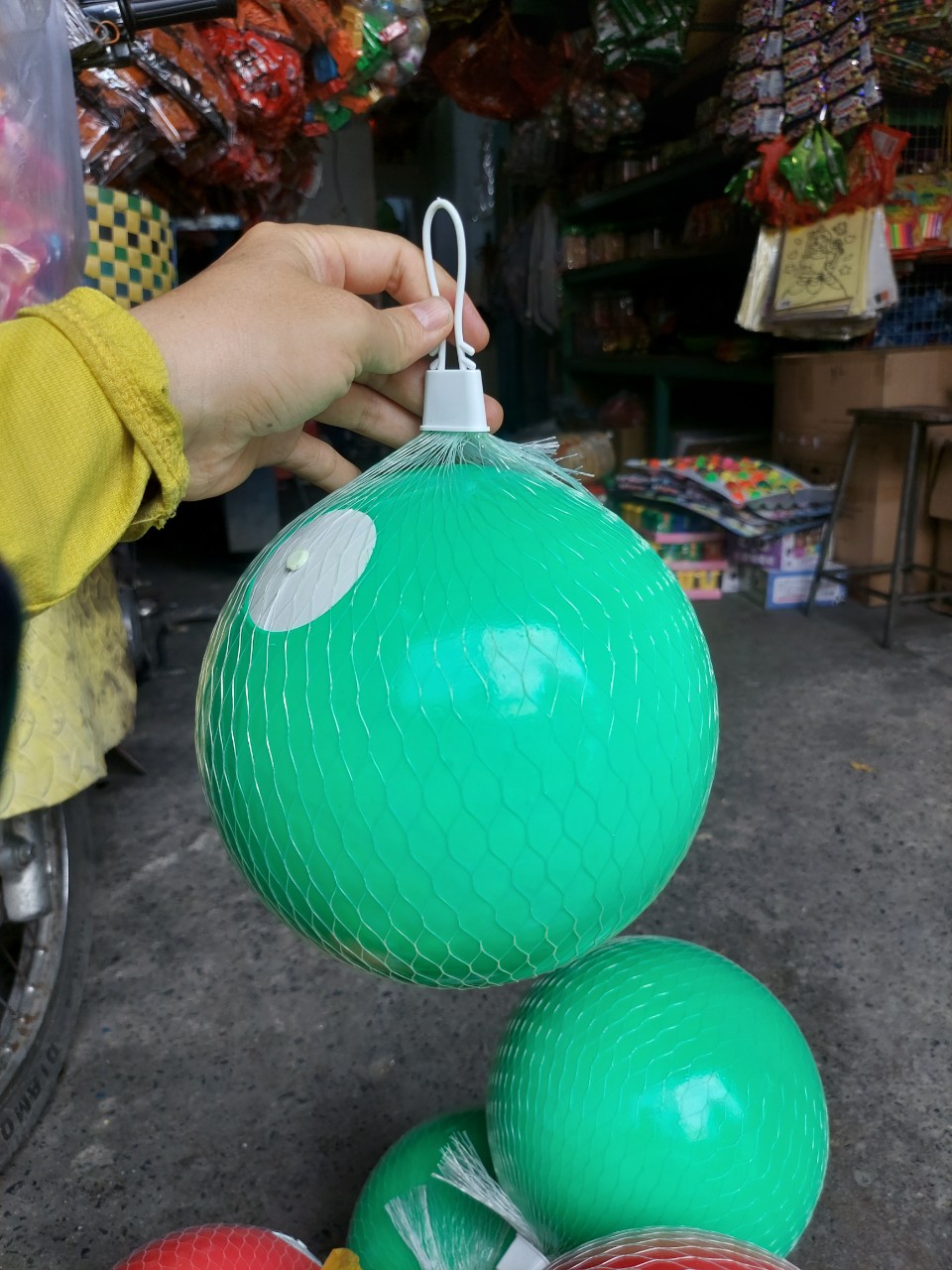 Đồ chơi bóng nhựa 2 lớp