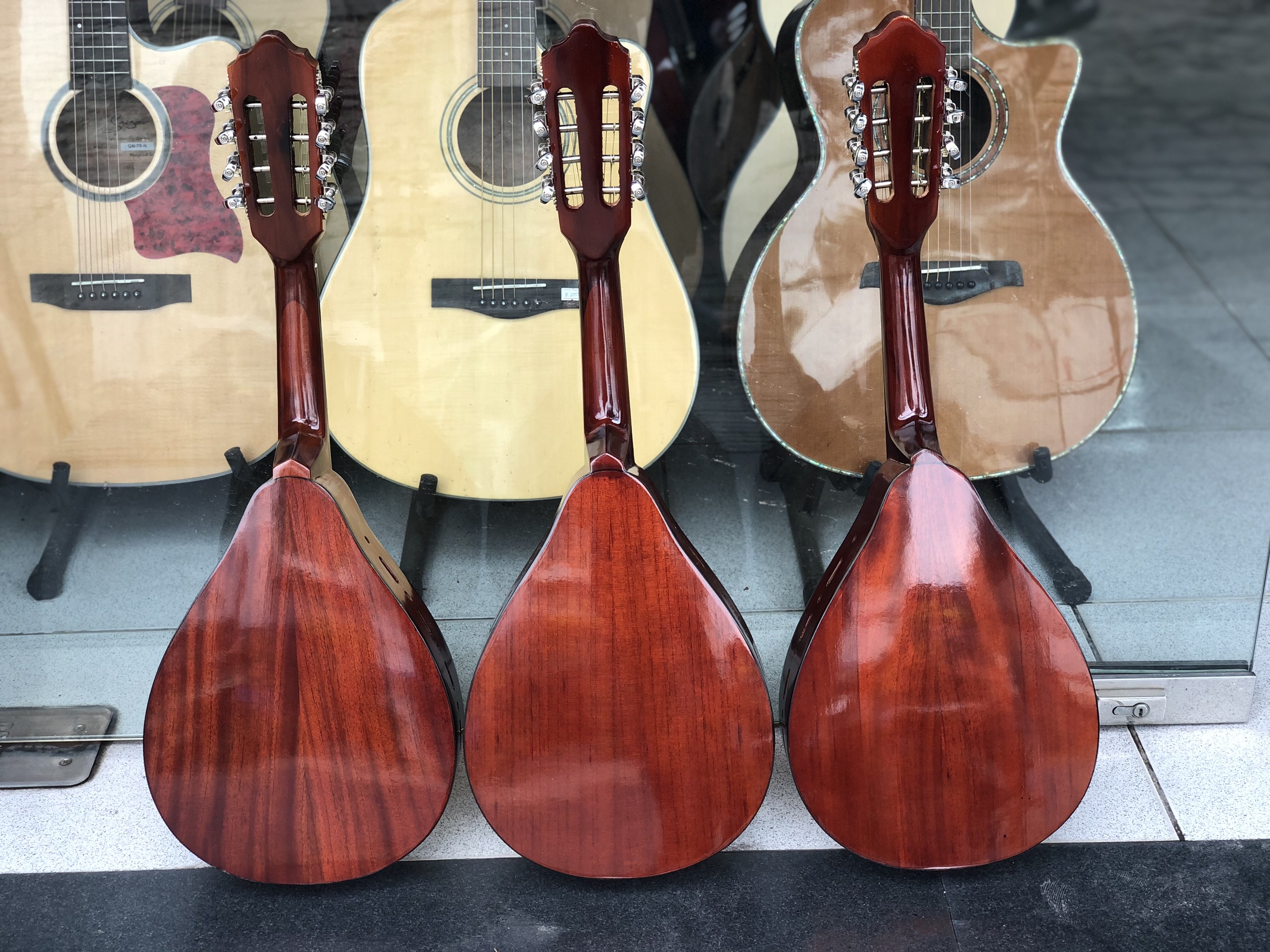 [HCM]đàn mandolin gỗ hồng đào