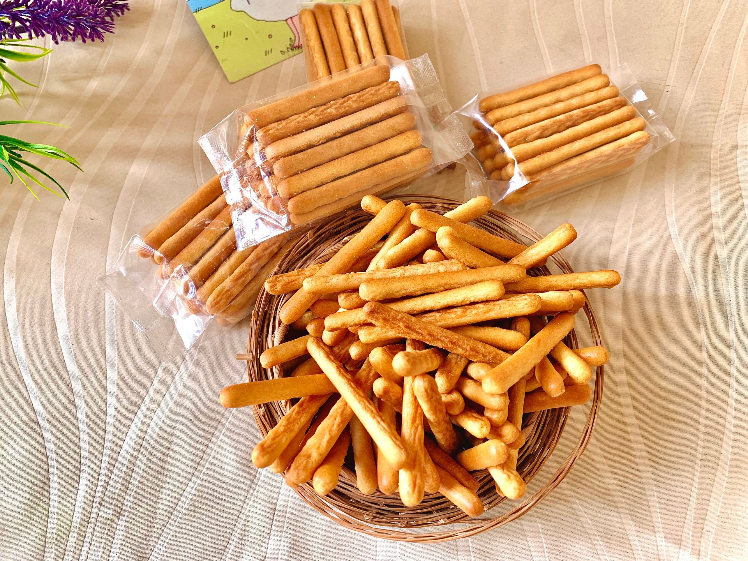 BÁNH QUY ĐŨA MẶN Bò Đội Nón