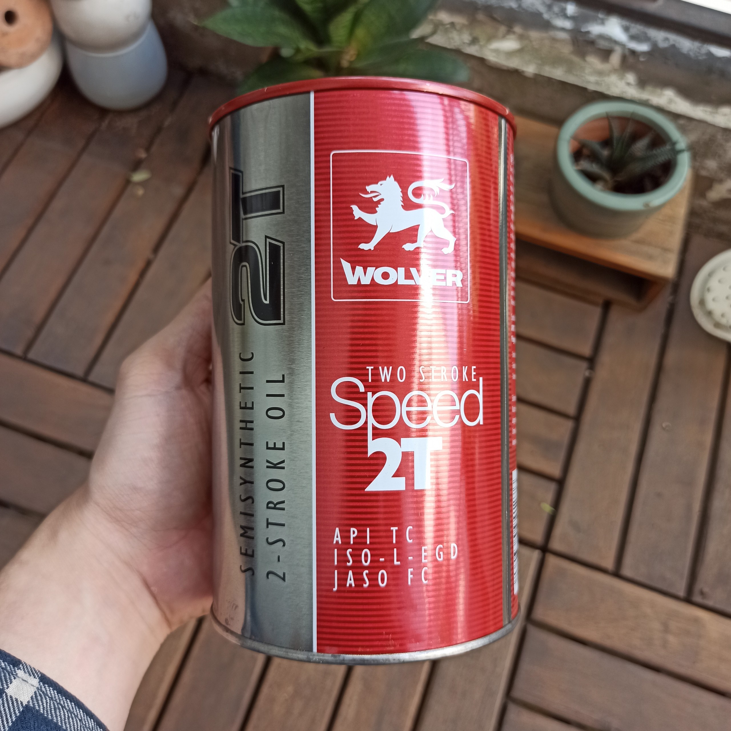 Dầu nhớt Wolver Two Stroke Speed 2T dung tích 1 lít (nhớt màu vàng)