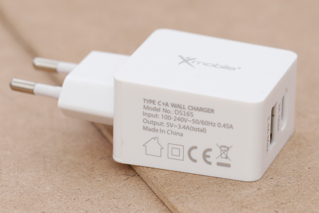 Adapter Sạc 2 cổng USB 2.4A Type-C 3A Xmobile DS165 Trắng