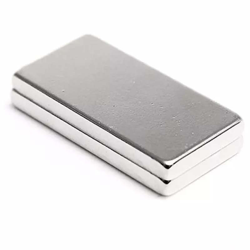 Nam châm đất hiếm 40x20x3mm mạ Niken từ tính N35