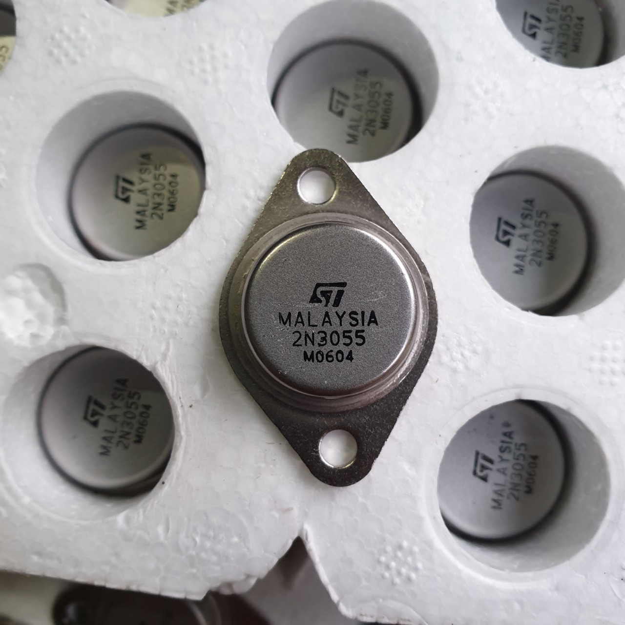 SÒ SẮT 2N3055 15A 60V 115W HÀNG MỚI