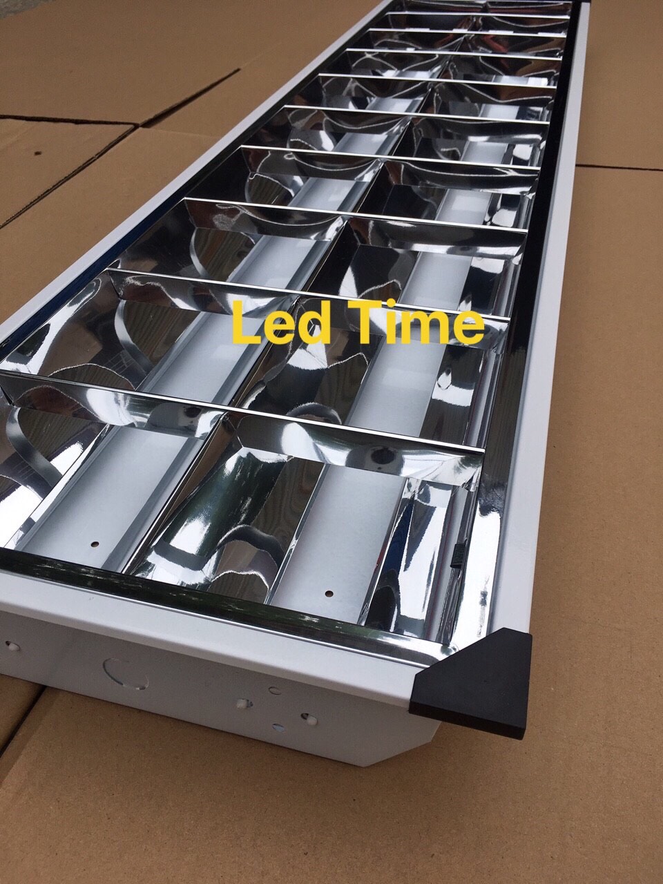 Máng đèn xương cá 300x1200