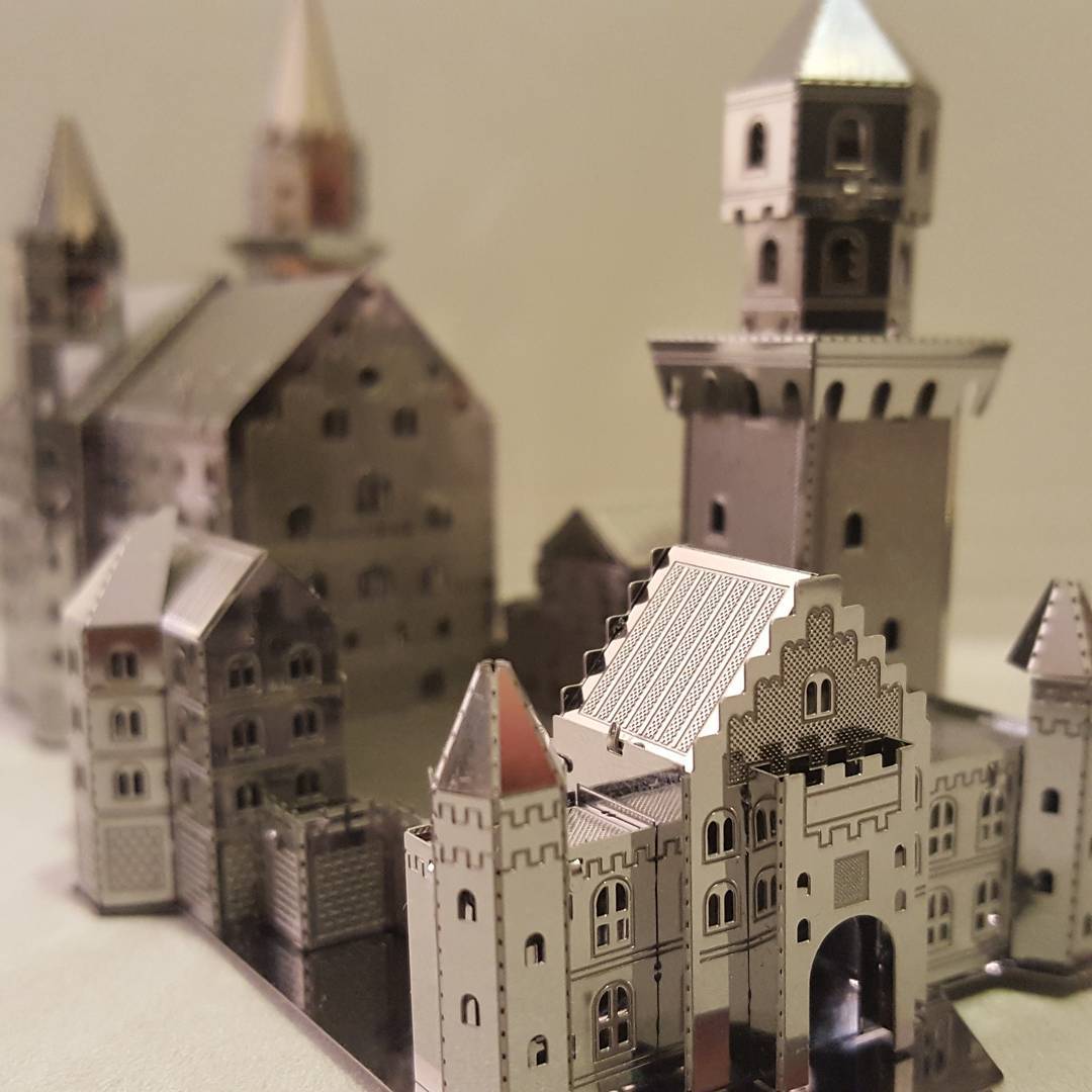 Mô Hình 3D Kim Loại Lắp Ráp Lâu Đài Neuschwanstein Đức [Chưa Lắp]