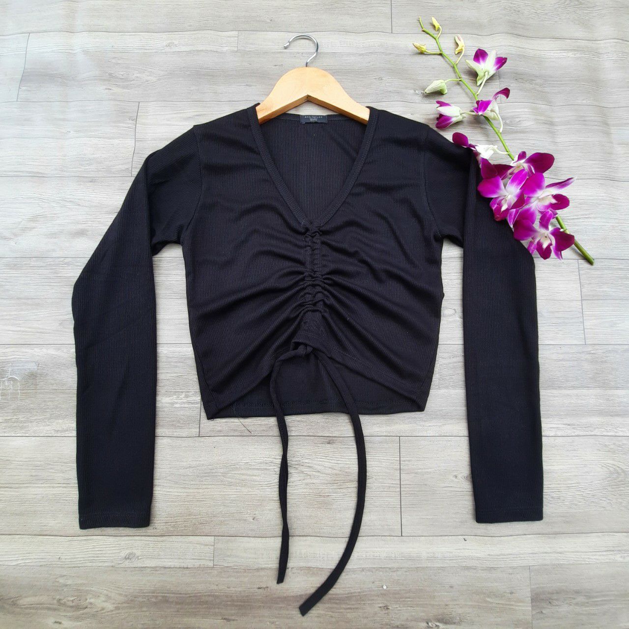 ÁO CROPTOP RÚT DÂY TAY DÀI a2
