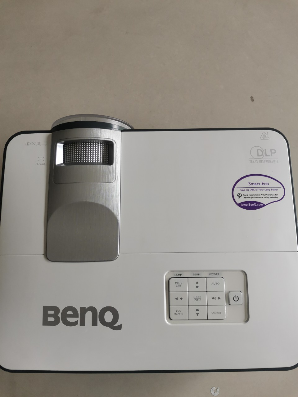 Máy chiếu gần BenQ816ST(95%)