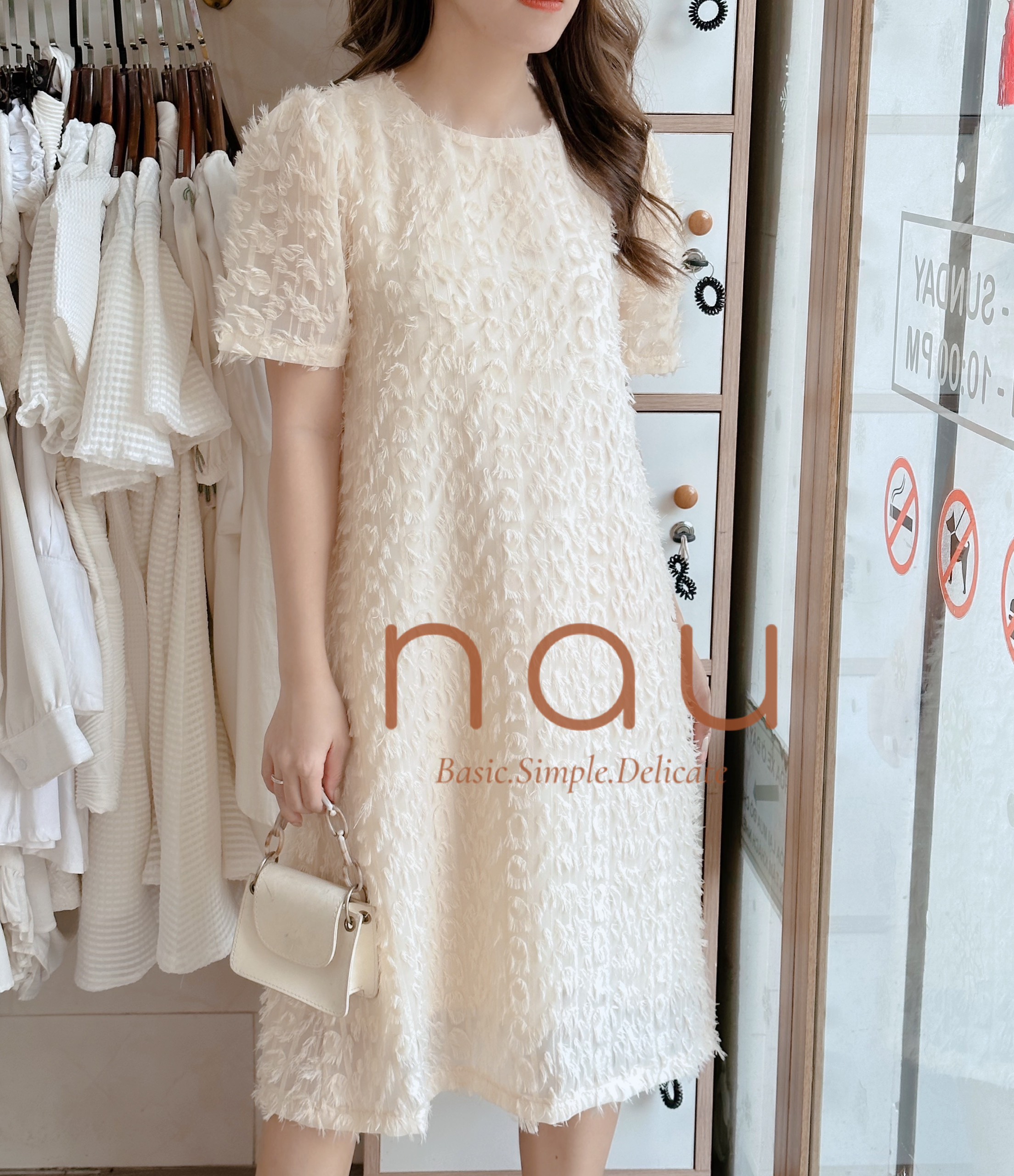 Đầm lông vũ dáng suông