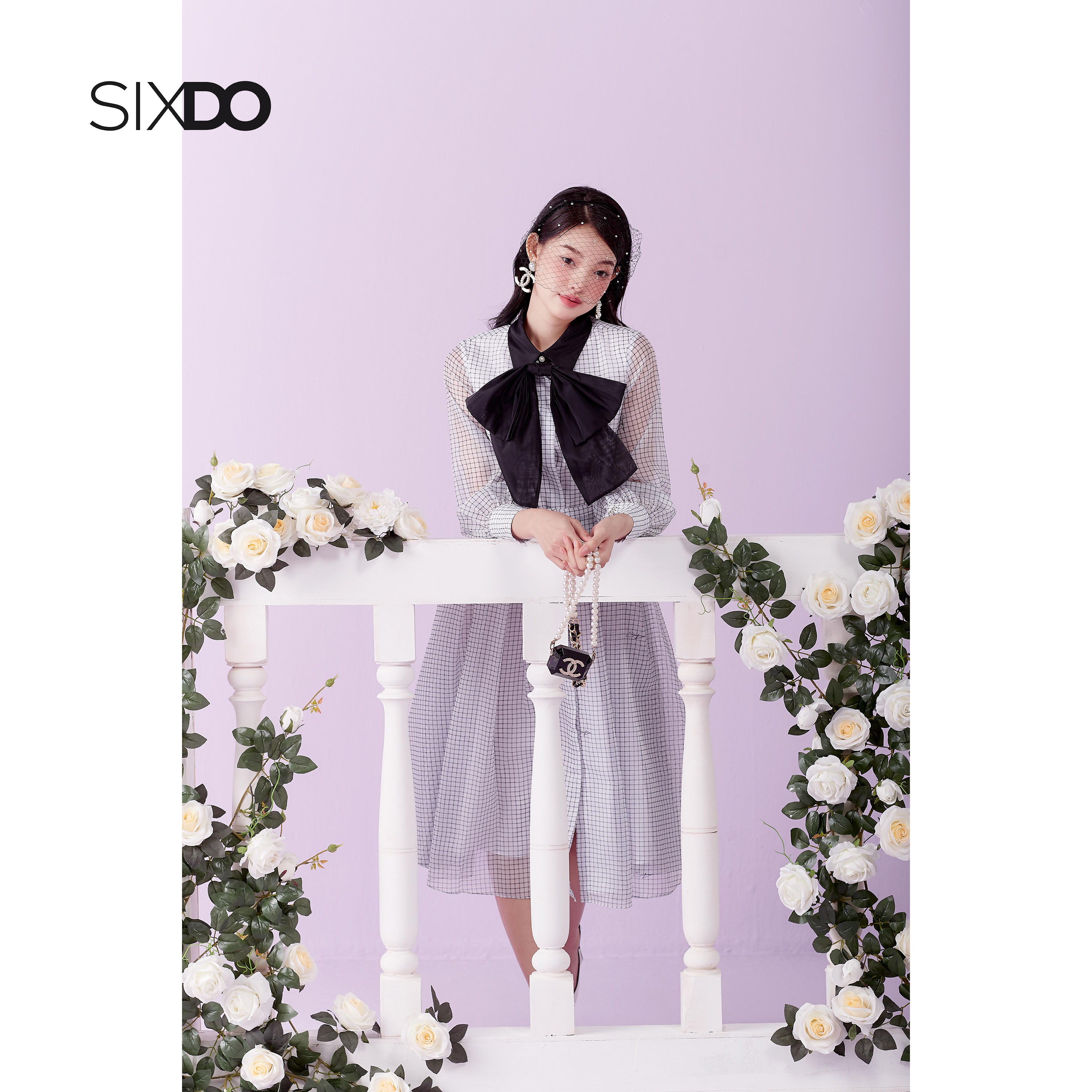 Đầm sơ mi kẻ caro phối nơ cổ SIXDO (White Check Bowtie Midi Dress)