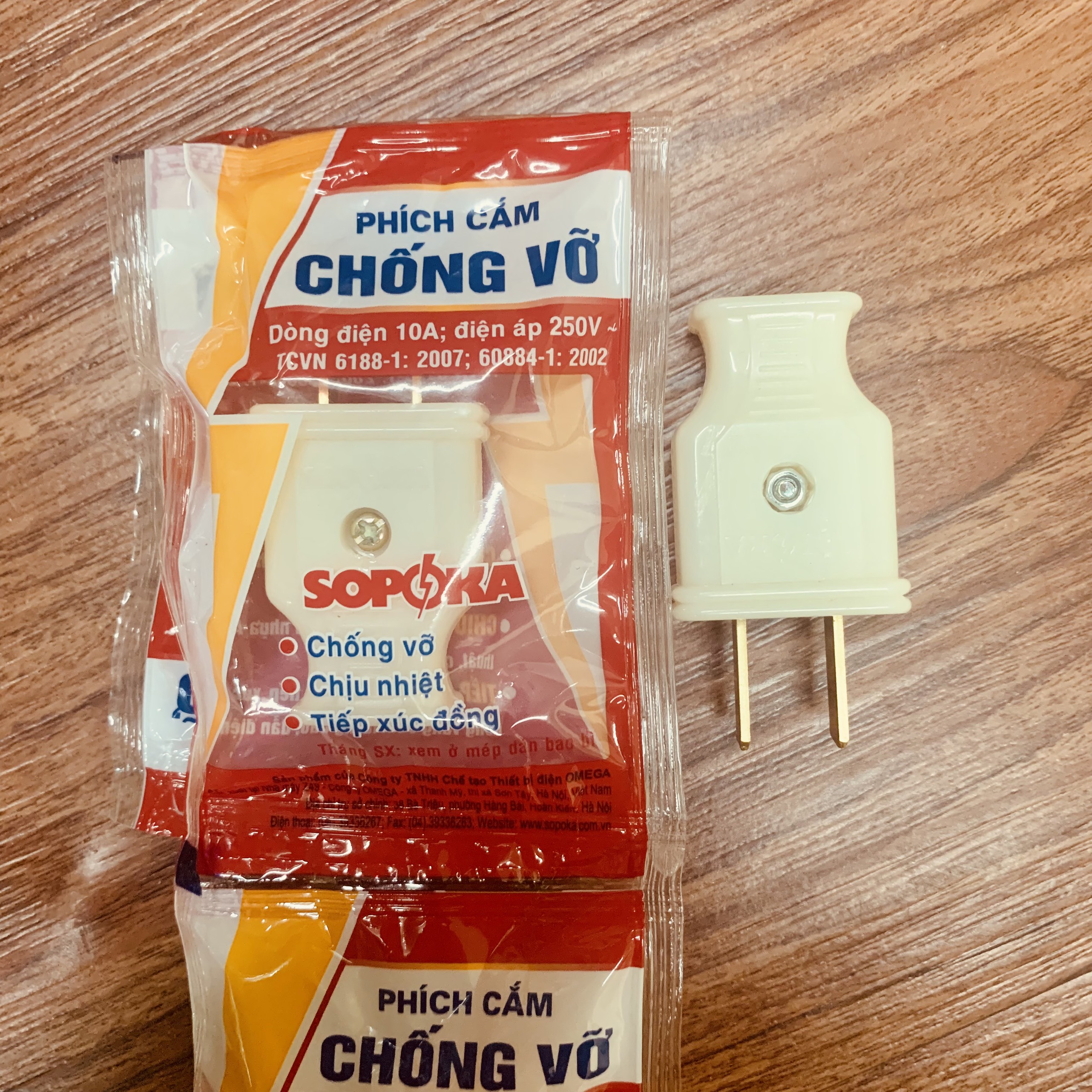 Phích chống vỡ chân dẹt Sopoka P2