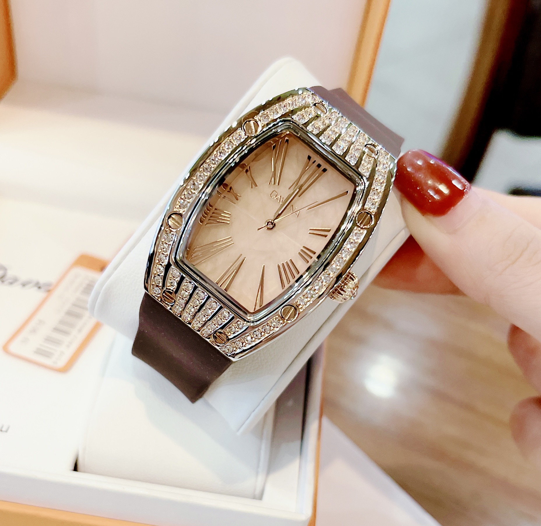 Đồng Hồ Davena Nữ Dây Silicon Nâu 30x38mm Silver Authentic