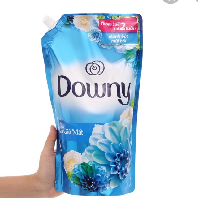 Nước xả vải Downy làn gió mát túi 1.5 lít