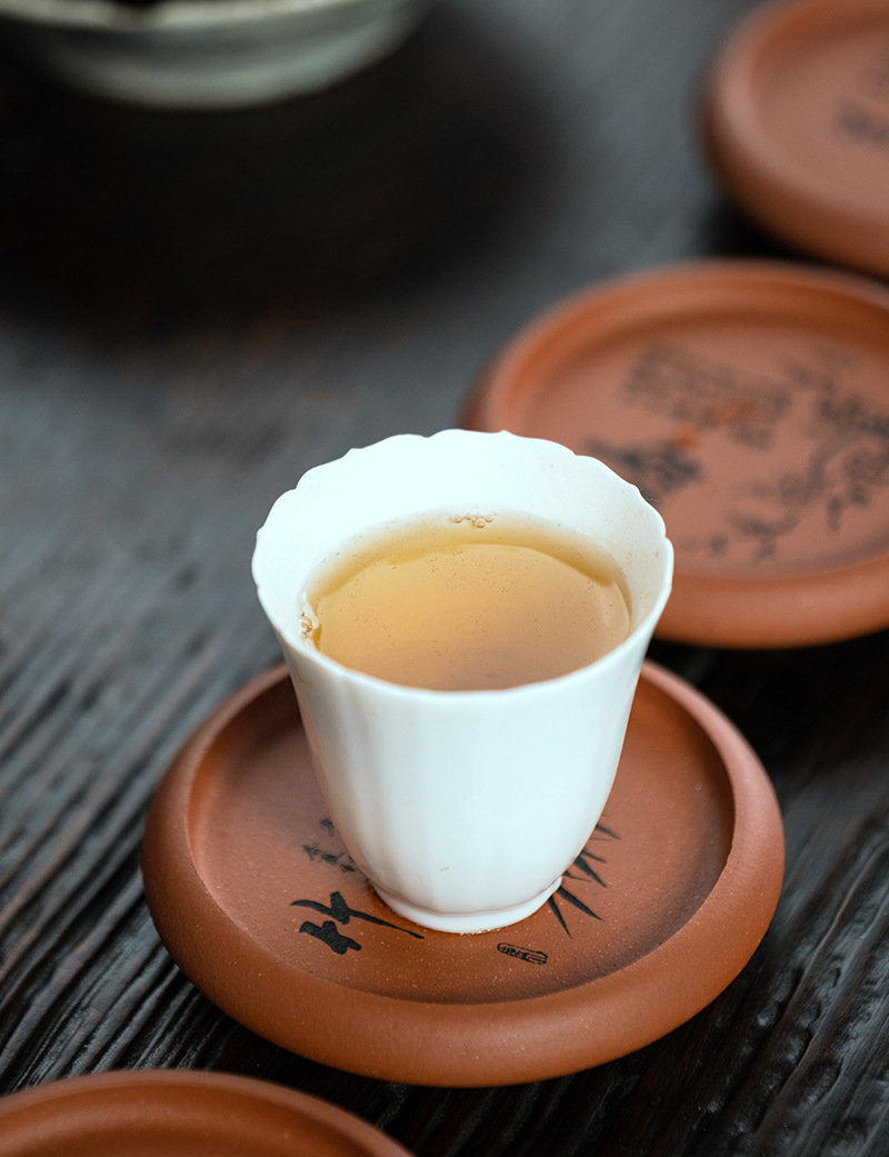 Thuyền Trà Dưỡng Ấm Tử Sa, Đế kê ấm, chén