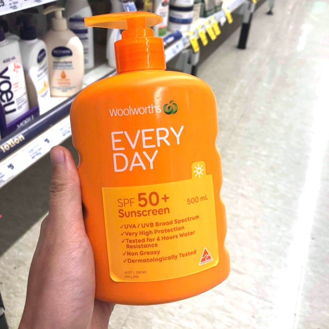 Kem chống nắng Woolworths Ultra Sunscreen SPF 50+ (size khủng) [Nội địa Úc, đủ bill]