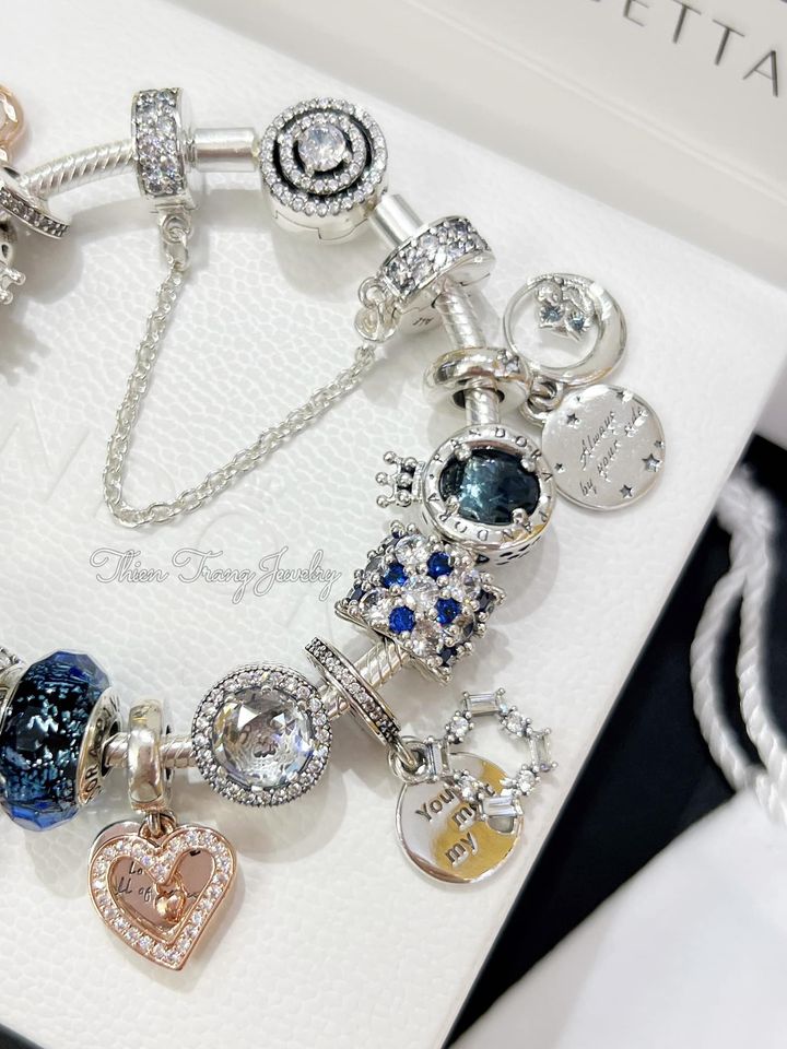 Vòng charm Pandora