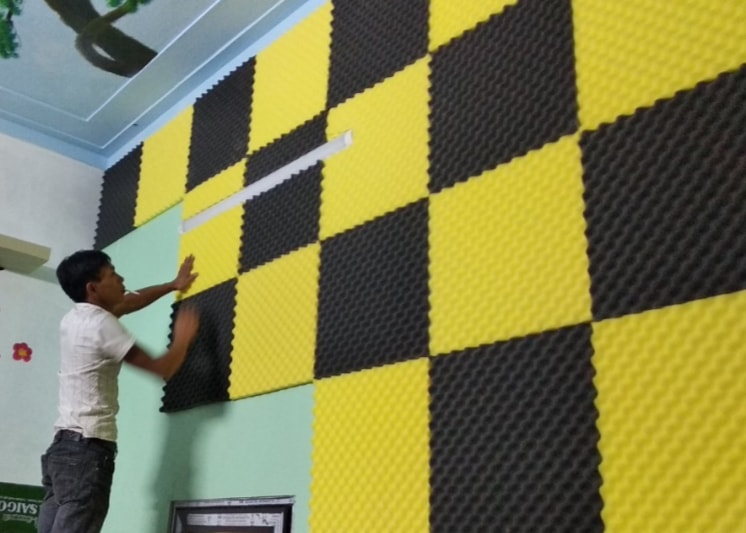 Set 1mét vuông  Mút  tiêu âm hình trứng(Hột gà) loại 1  dày   5cm một tấm) (màu đỏ xám vàng xanh )