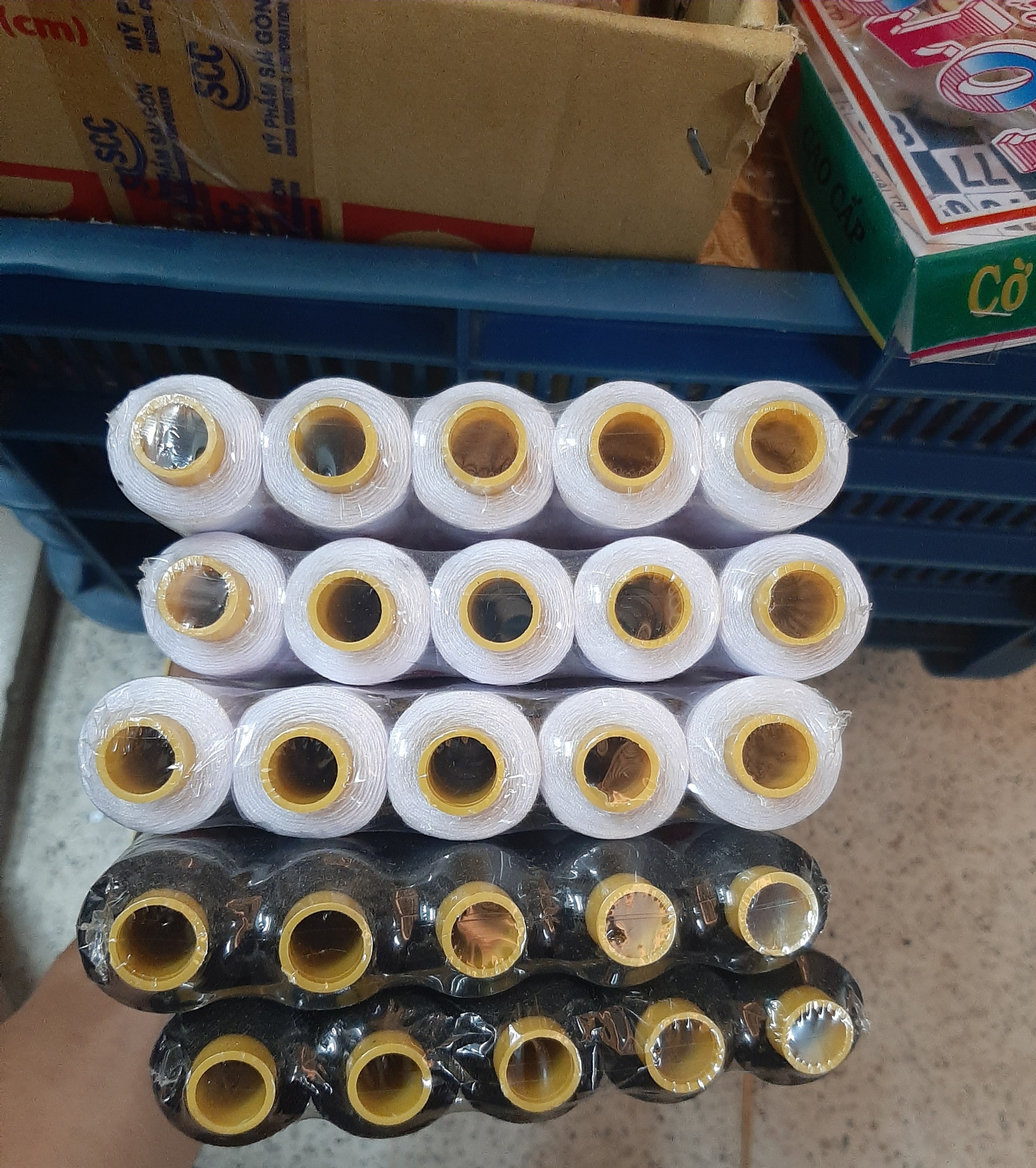LỐC 10 CUỘN CHỈ MAY CUỘN LỚN