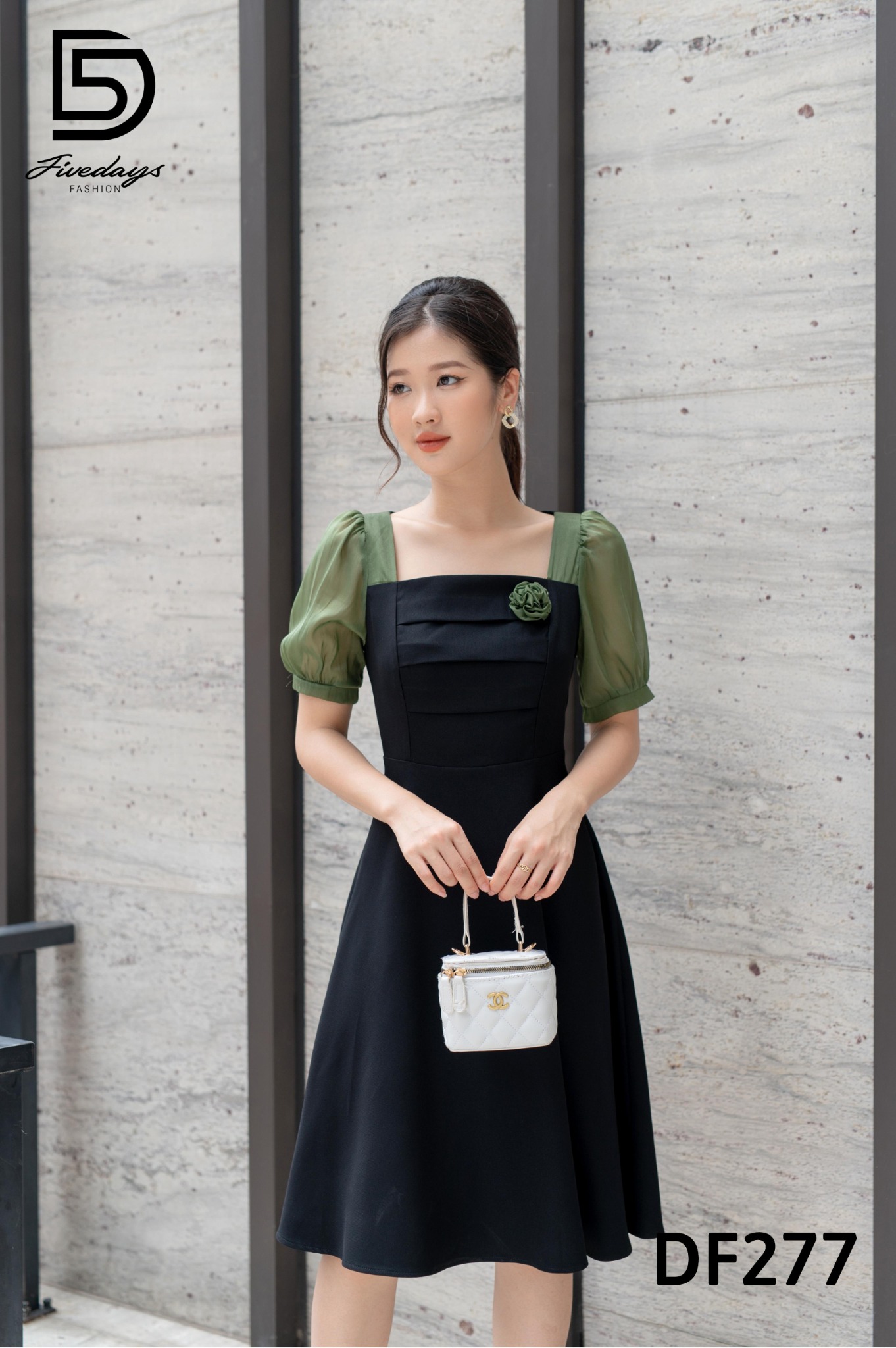 Fivedays - Đầm xoè phối cổ vuông