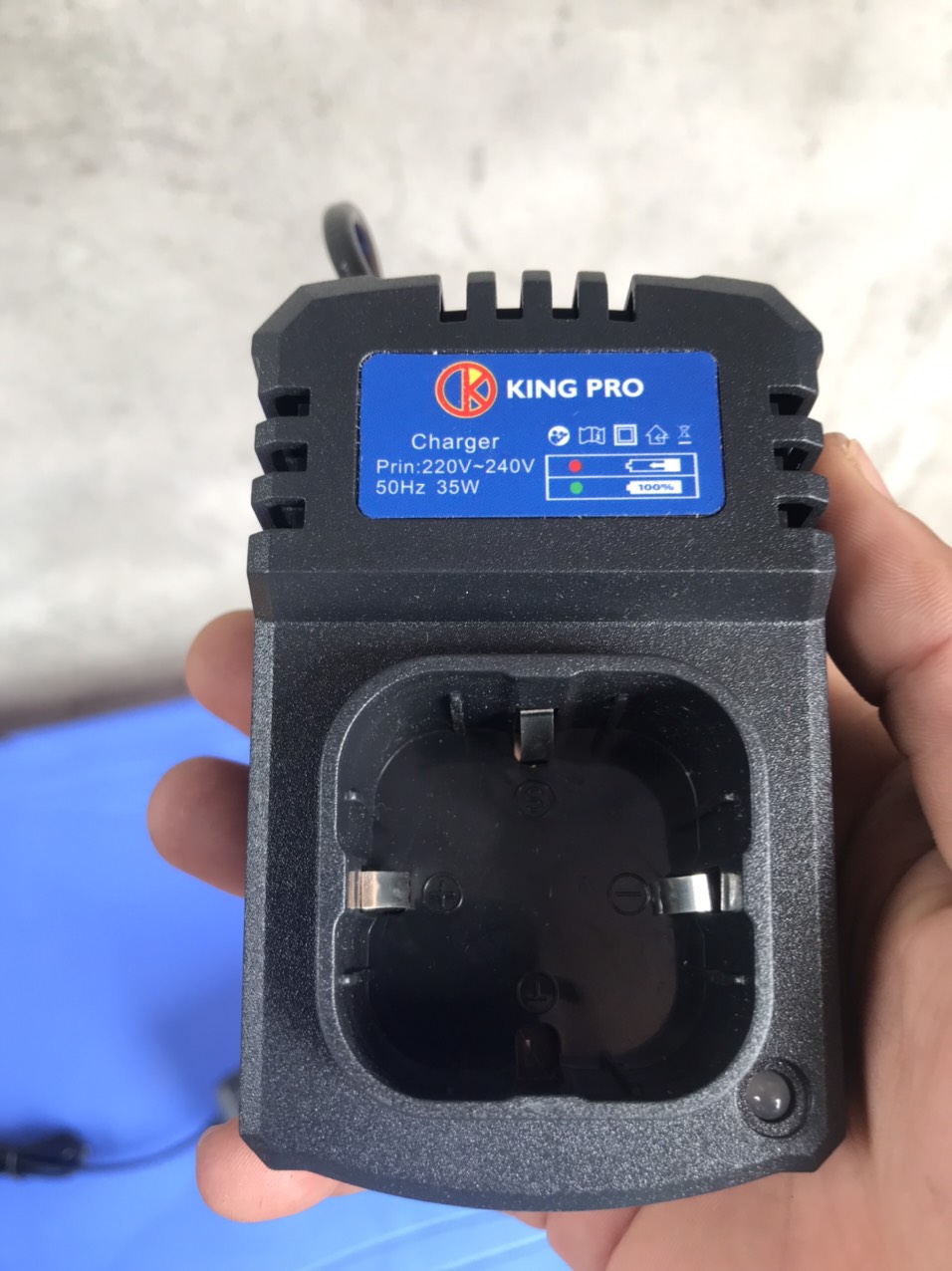 Đế sạc pin 4 cell 16.8V Kingpro cho máy khoan pin
