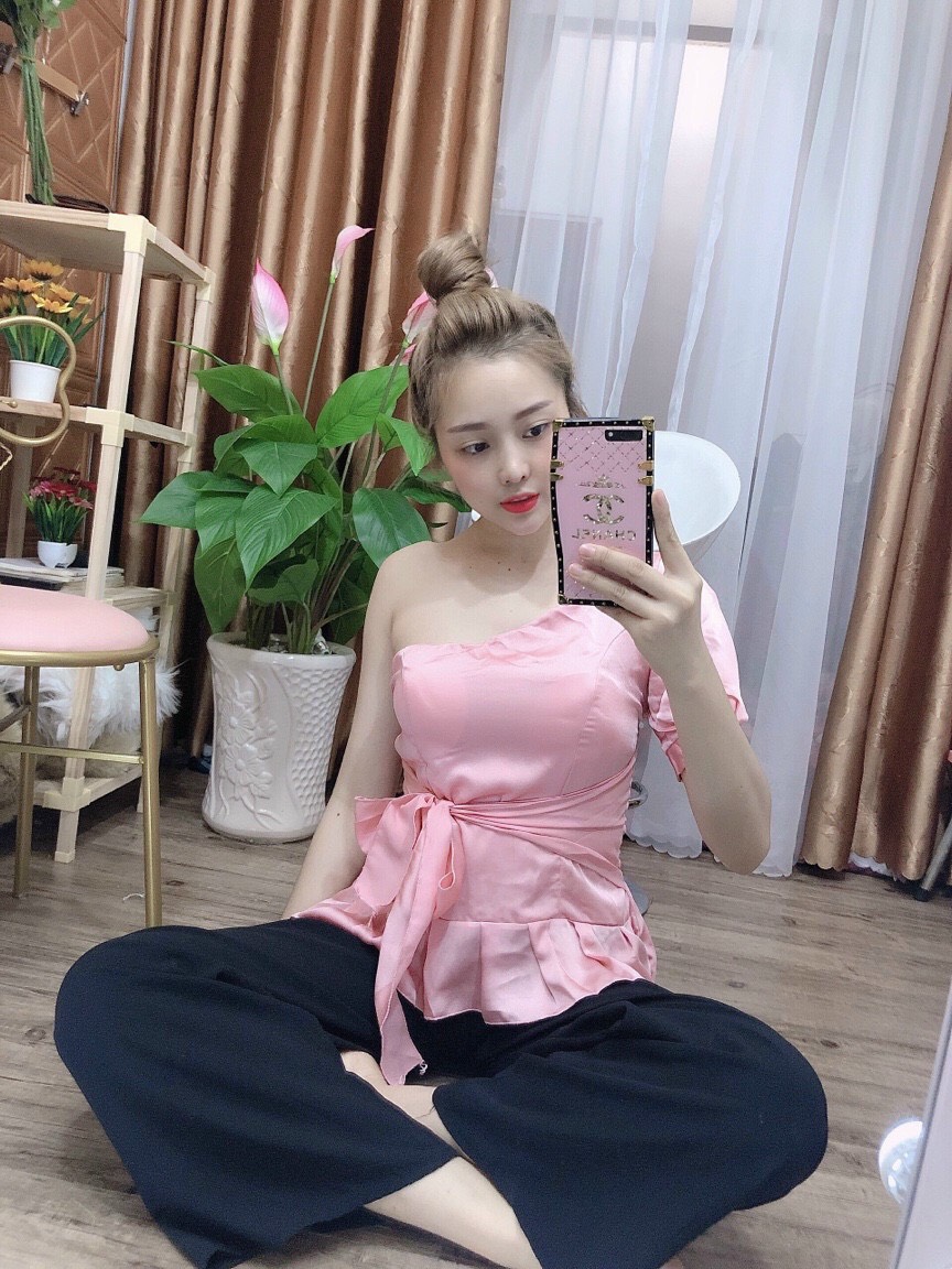 Set bộ nữ phi lụa áo lệch vai cột nơ eo kèm quần ống rộng cực sang