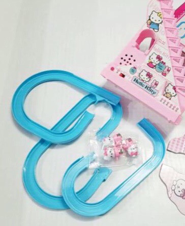 Hộp trò chơi mèo hello leo thang