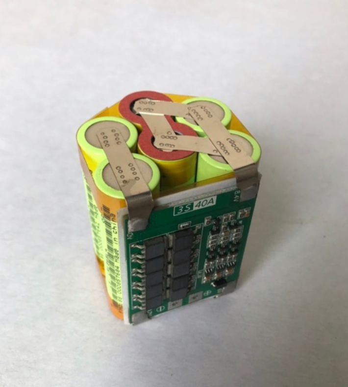 Pin Hitachi 12v ( 3s2p) dạng đứng dành cho máy bãi