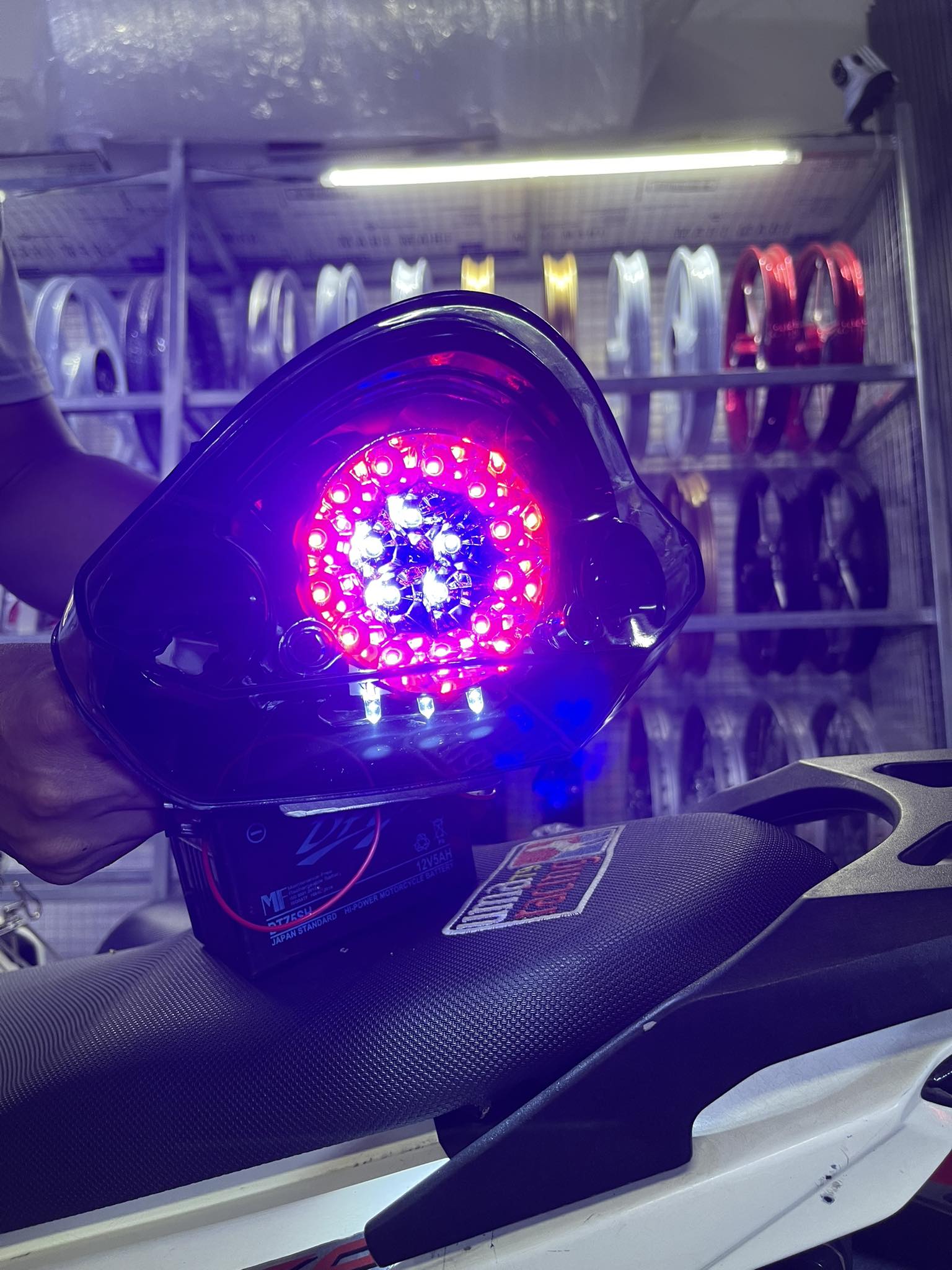 Đèn hậu Appi lắp Sirius 50-110cc