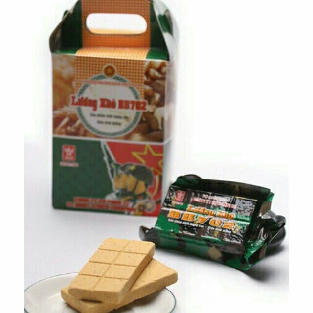 1 hộp lương khô 702