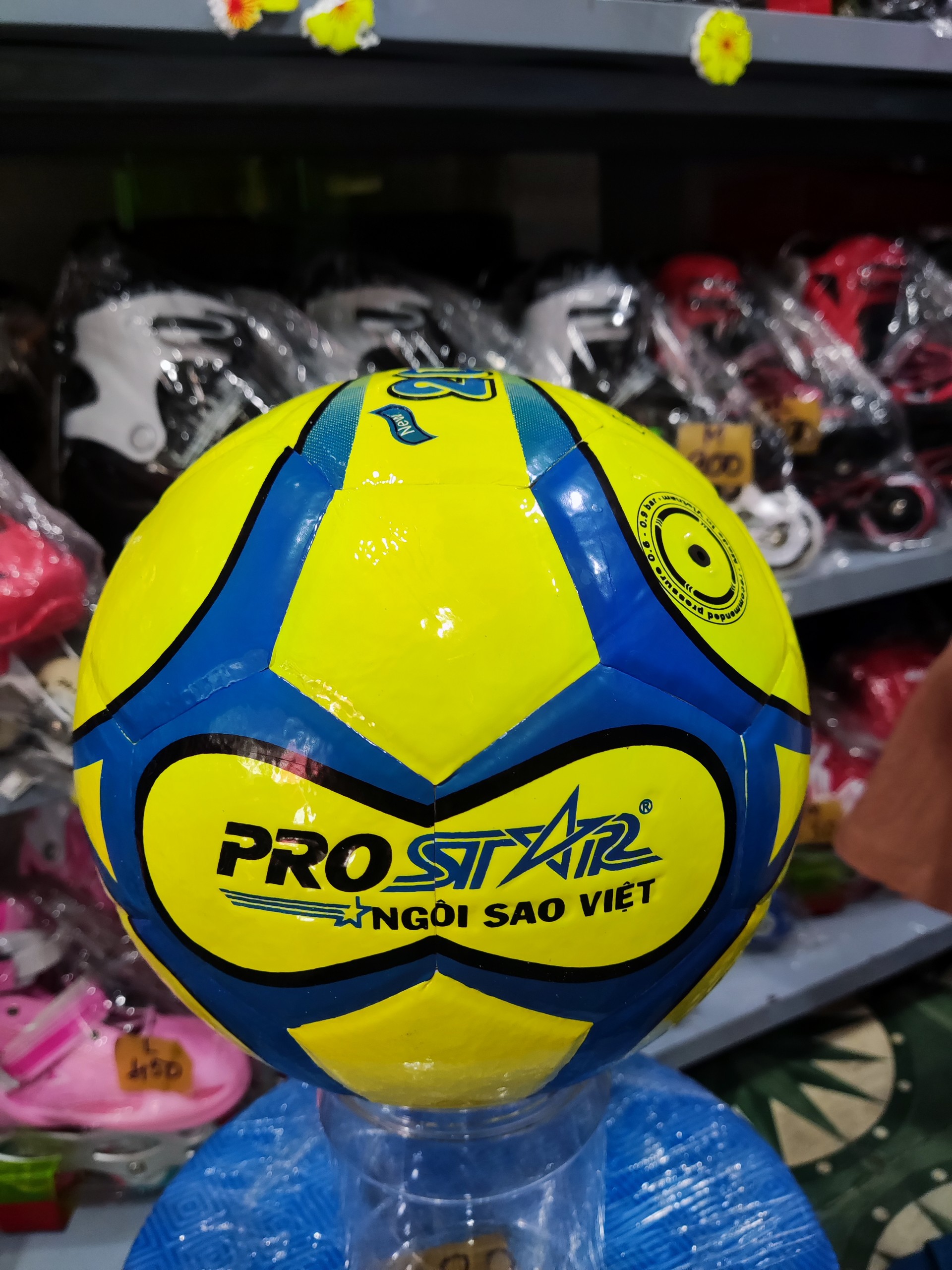 Banhh Bóng Đá Futsal Prostar 2030 Delta Số 4 <Tặng Kim bơm/Lưới>