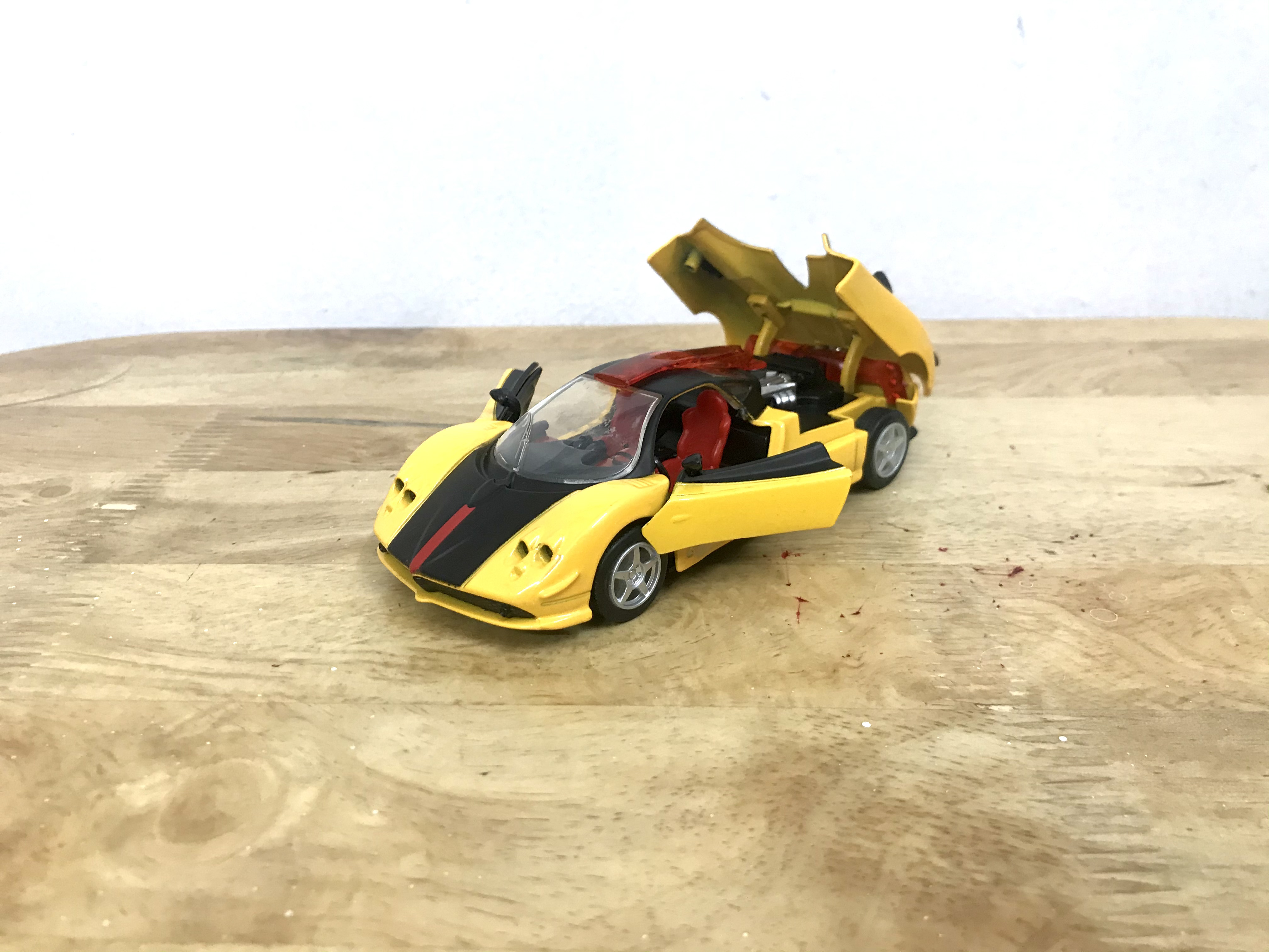 Mô hình xe Pagani Zonda Riviera _ Tỷ lệ 1:32