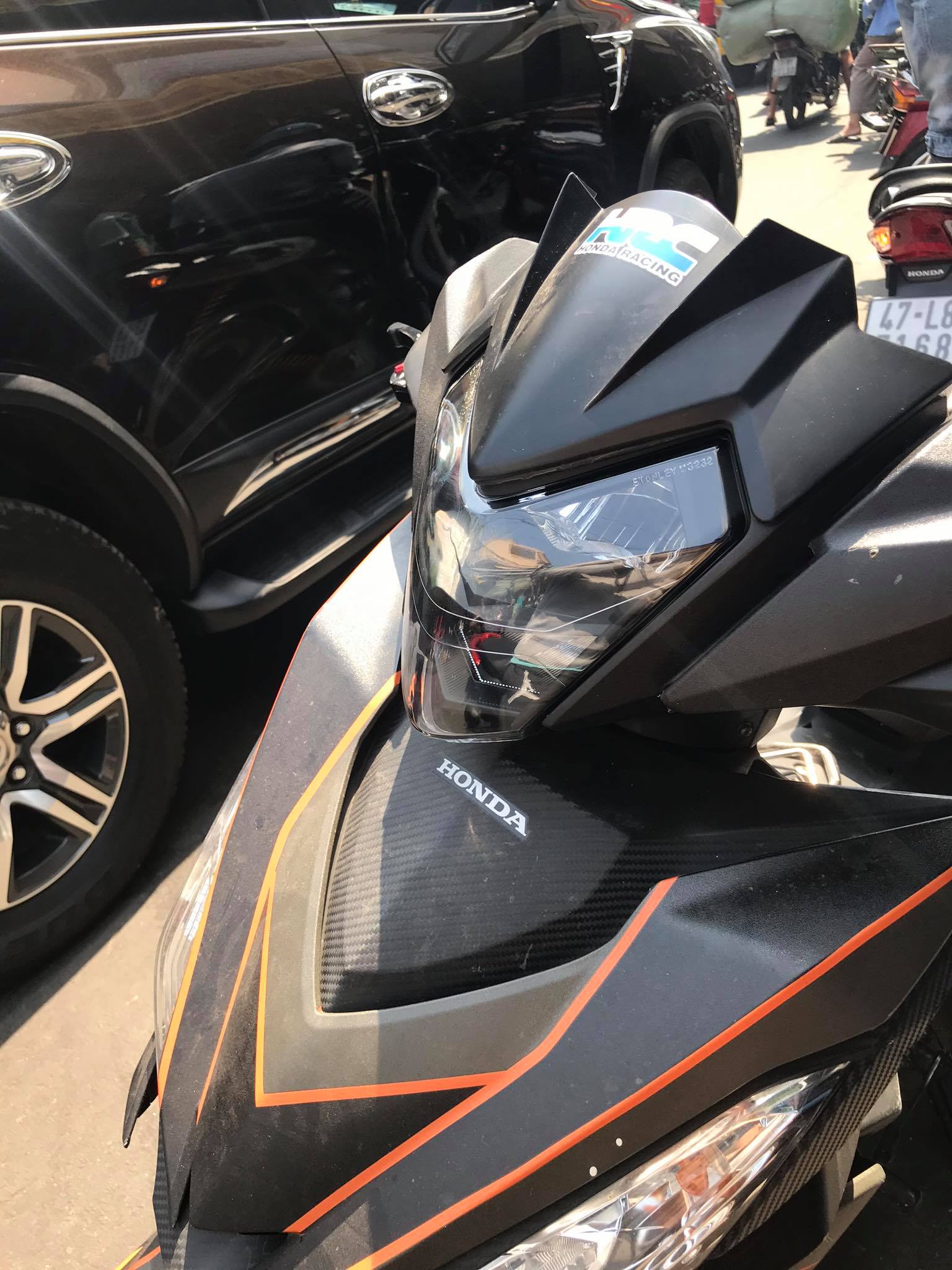 Đèn pha winner màu khói V8