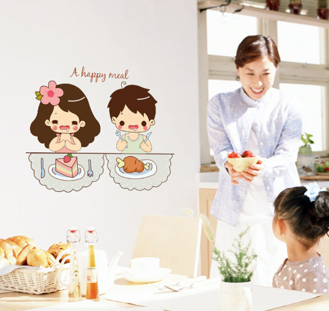 Decal trang trí tường - 2 Em bé và bữa ăn hạnh phúc